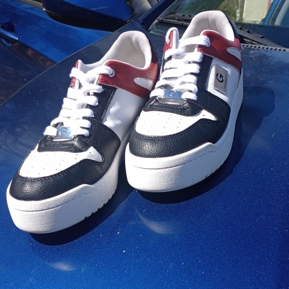 Men's Black and White Sneakers